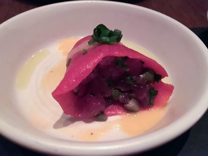 Piquillo filled with raw tuna, saffron sauce, Gato